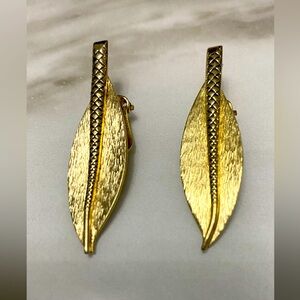 Whiting & Davis vintage gold leaf clip on earrings